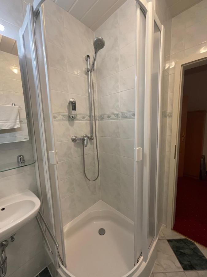 Gaststaette & Waldschloesschen Guest house *