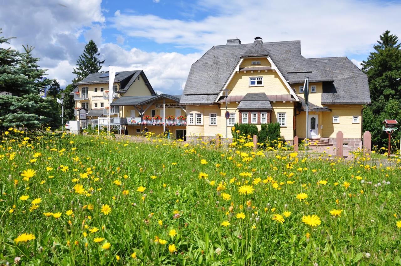 Gaststaette & Waldschloesschen Guest house