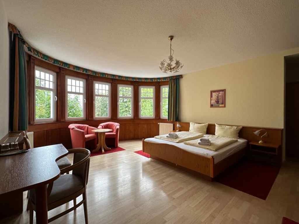 Gaststaette & Waldschloesschen * Oberhof (Thuringia)