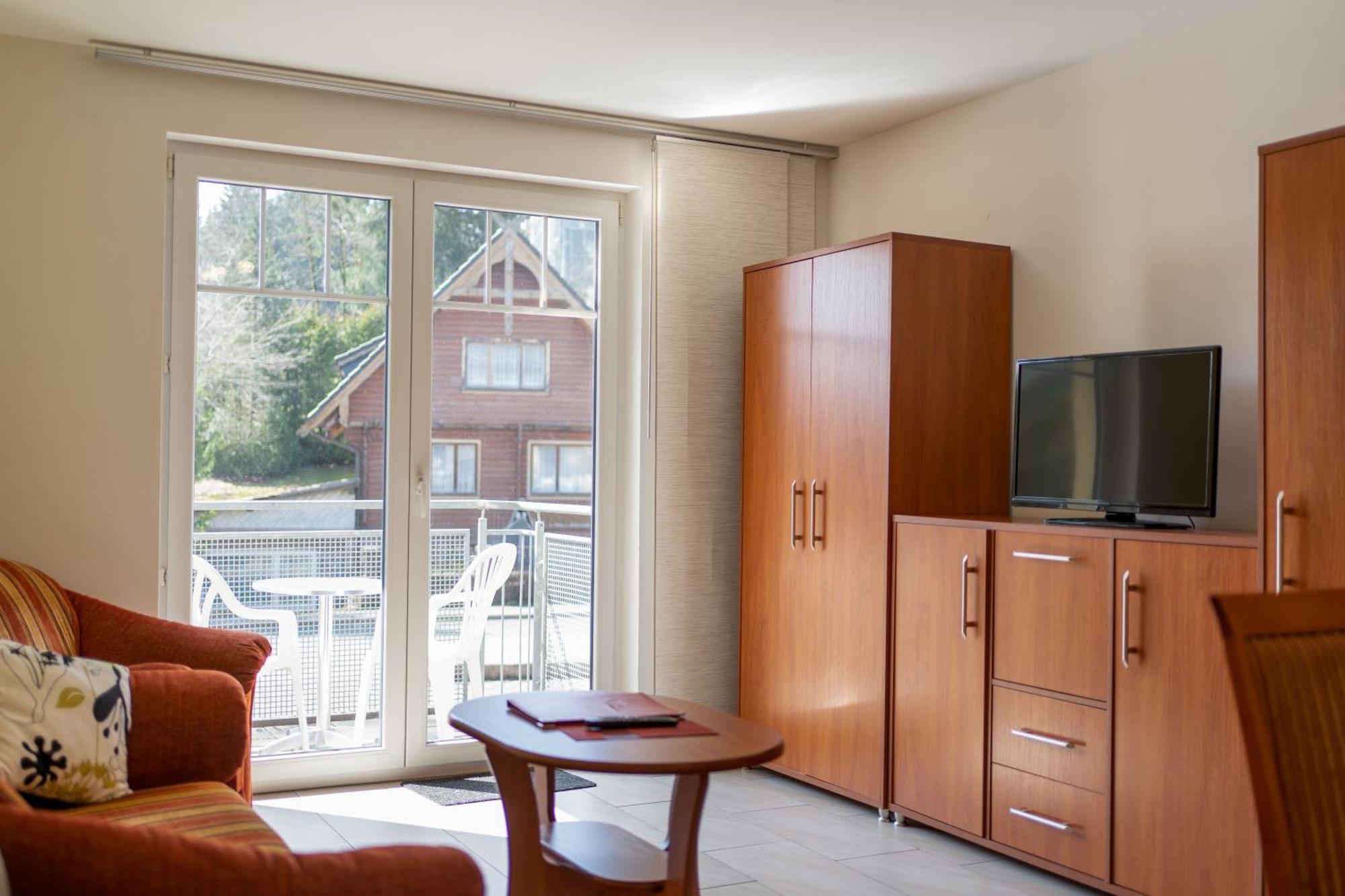 Gaststaette & Waldschloesschen Guest house